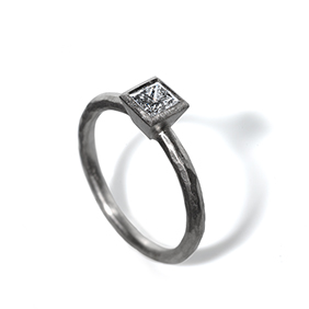Princess cut diamond ring