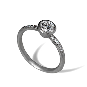 Platinum brilliant cut diamond ring
