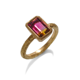 Gold bicolour tourmaline ring
